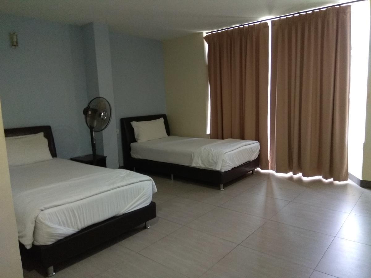 Starview Hotel Lumut Exteriör bild